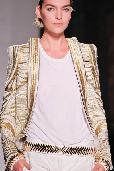 Look 13